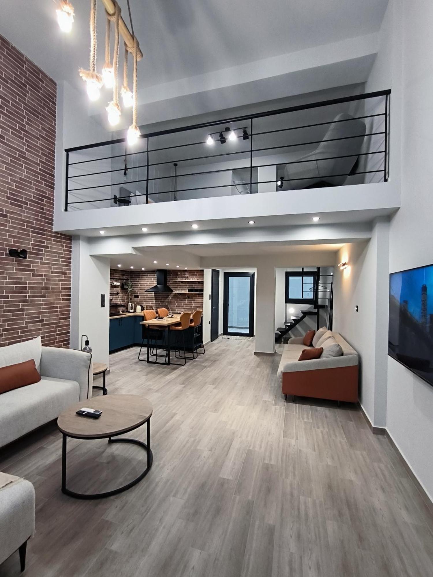 Zoe Loft *
